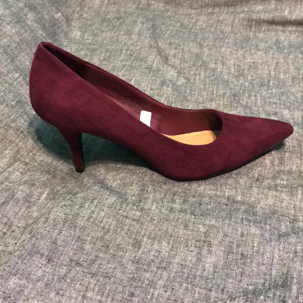 Heels - Picture 2 of 4